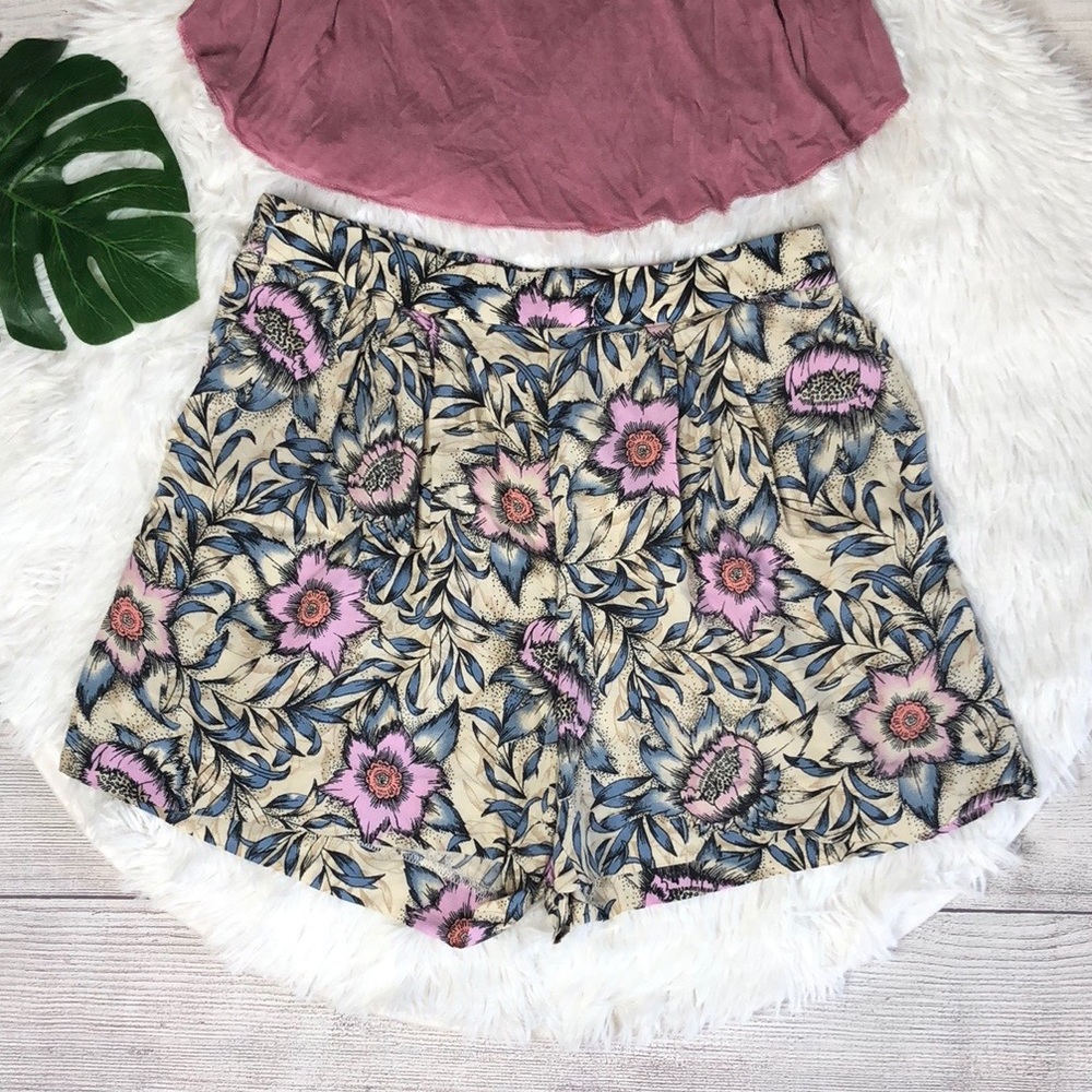 🖤3/$20 H&M Cream Purple Floral Stretch Shorts 8